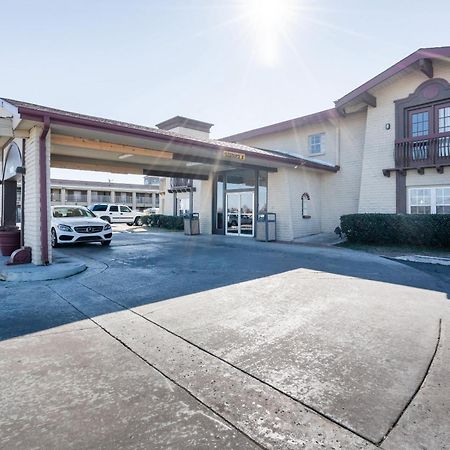Oyo Hotel Tulsa N Sheridan Rd & Airport Eksteriør billede