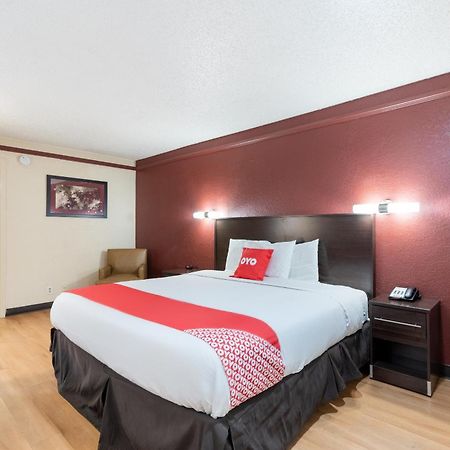 Oyo Hotel Tulsa N Sheridan Rd & Airport Eksteriør billede